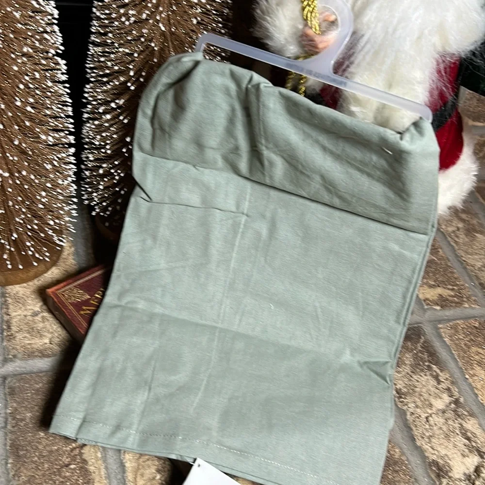 NEW! Vintage Inspired Classic Santa Claus Christmas Holiday Hand Towel